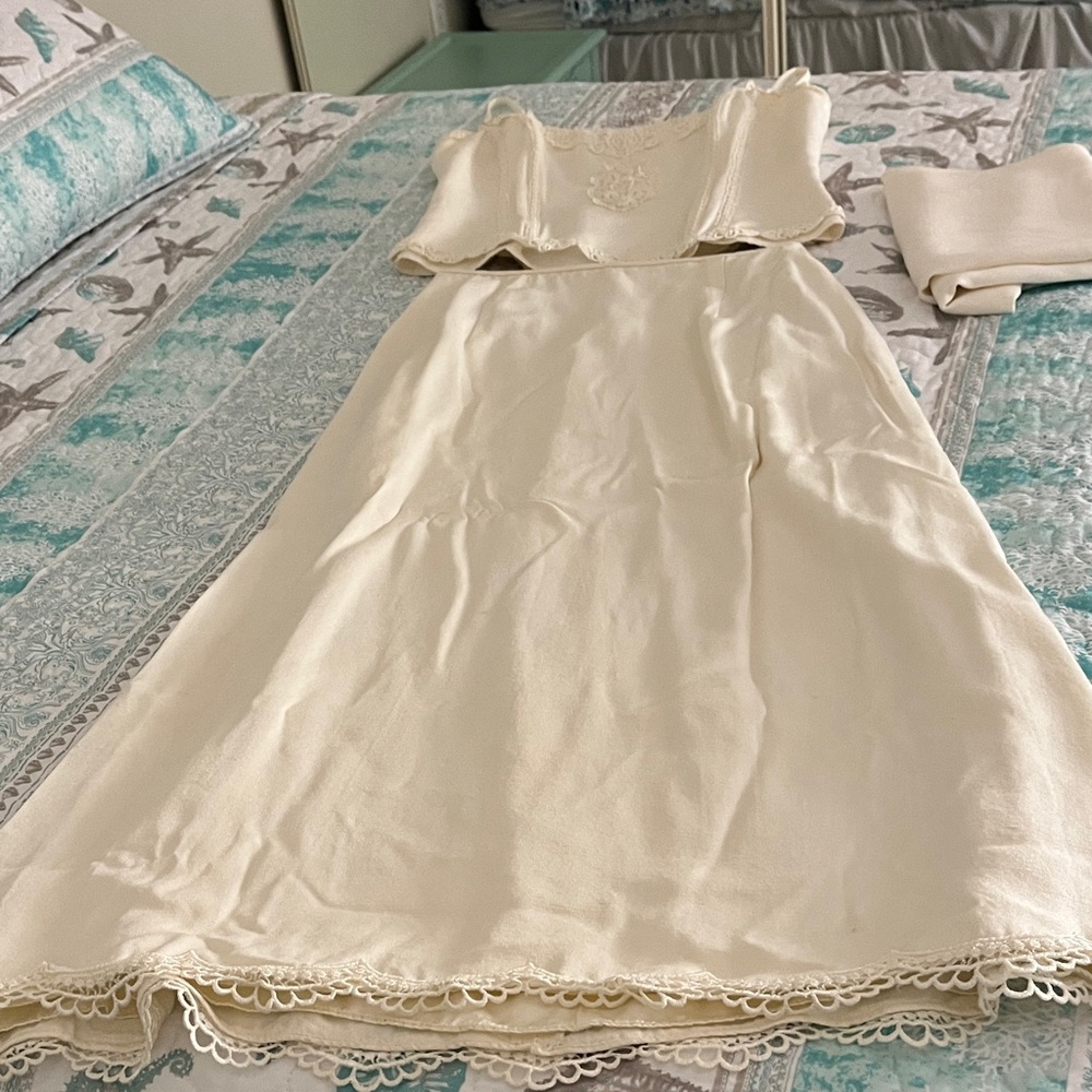 Elegant Cream Wedding Dress